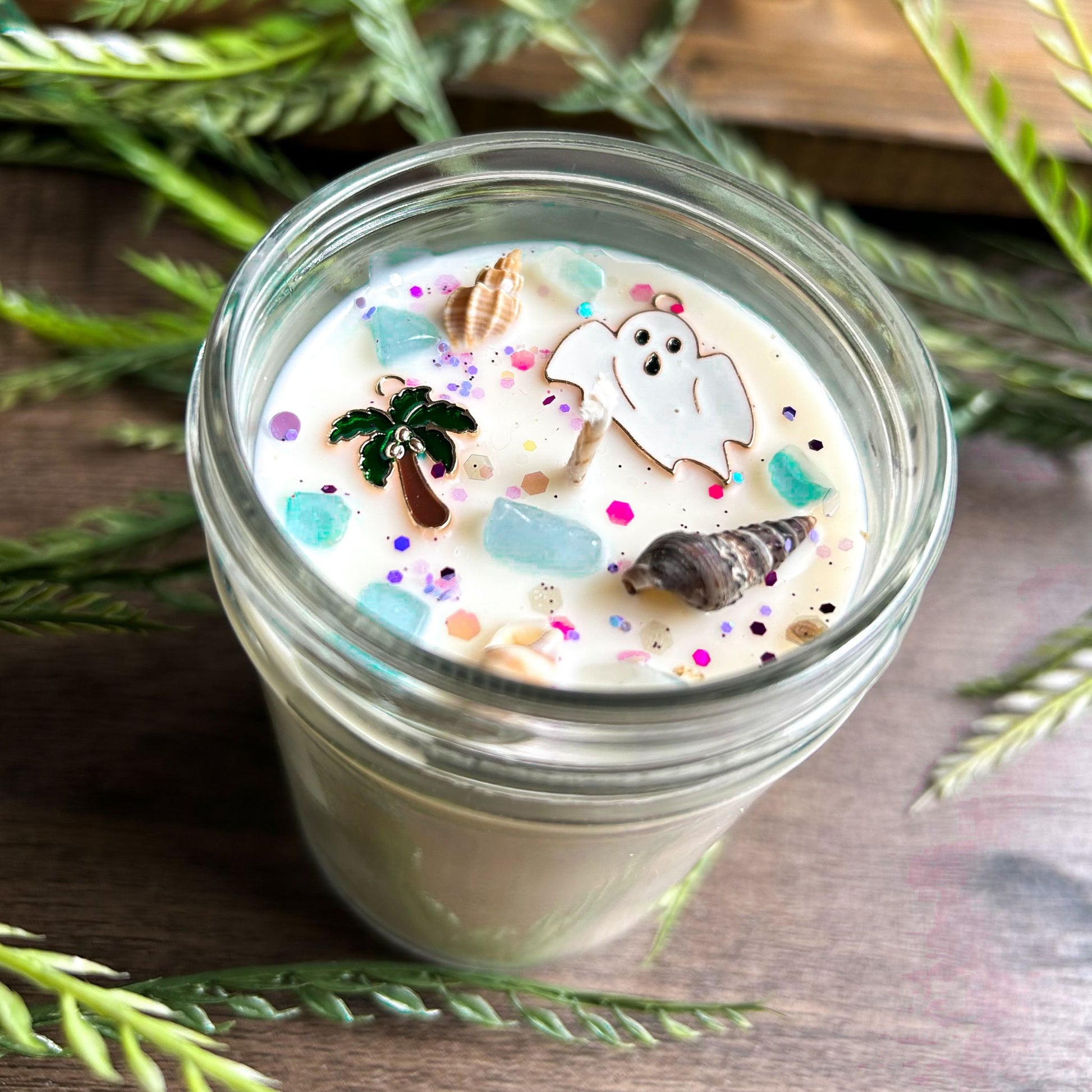 Ghostly Beach Day Candle (Pineapple, Blueberries, & Coconut) Cesarah's Spooky Shop