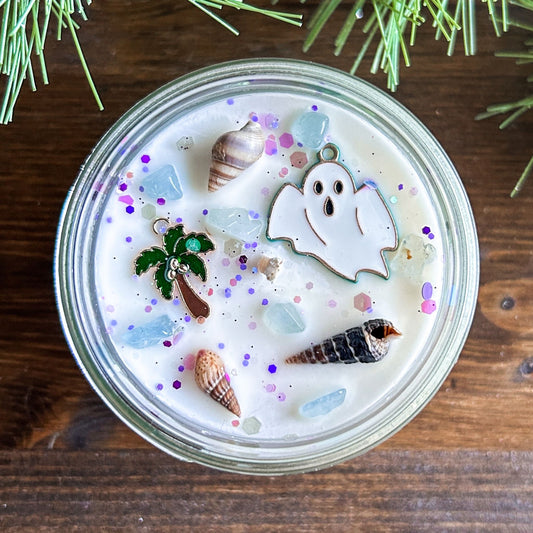 4oz Ghostly Beach Day Candle (pineapples, blueberries, & coconut) Cesarah's Spooky Shop