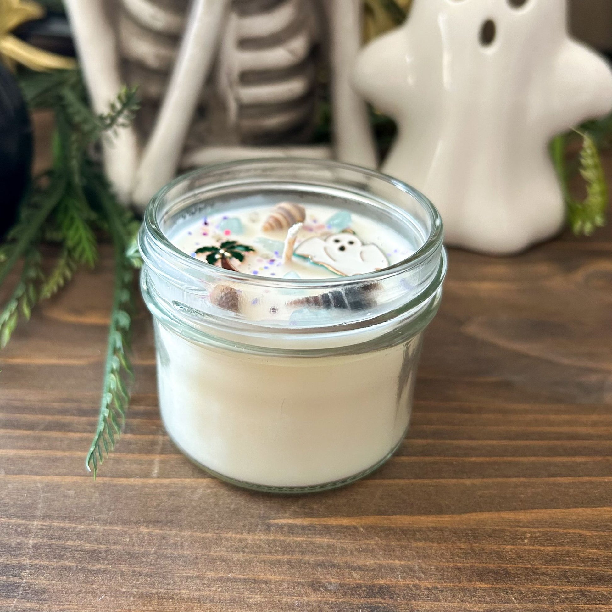 4oz Ghostly Beach Day Candle (pineapples, blueberries, & coconut) Cesarah's Spooky Shop